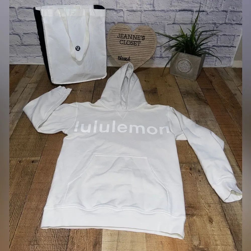 Lululemon All Yours Hoodie *Graphic
White size 6